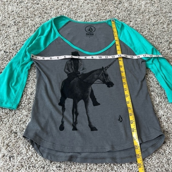 Pacsun Volcom Scoop Neck Raglan Sleeve Unicorn Traveler Top Gray Turquoise S - Picture 3 of 6